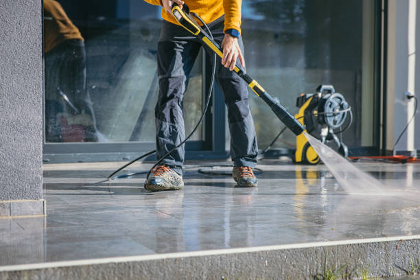 Best Pool Deck Cleaning  in Vale, OR